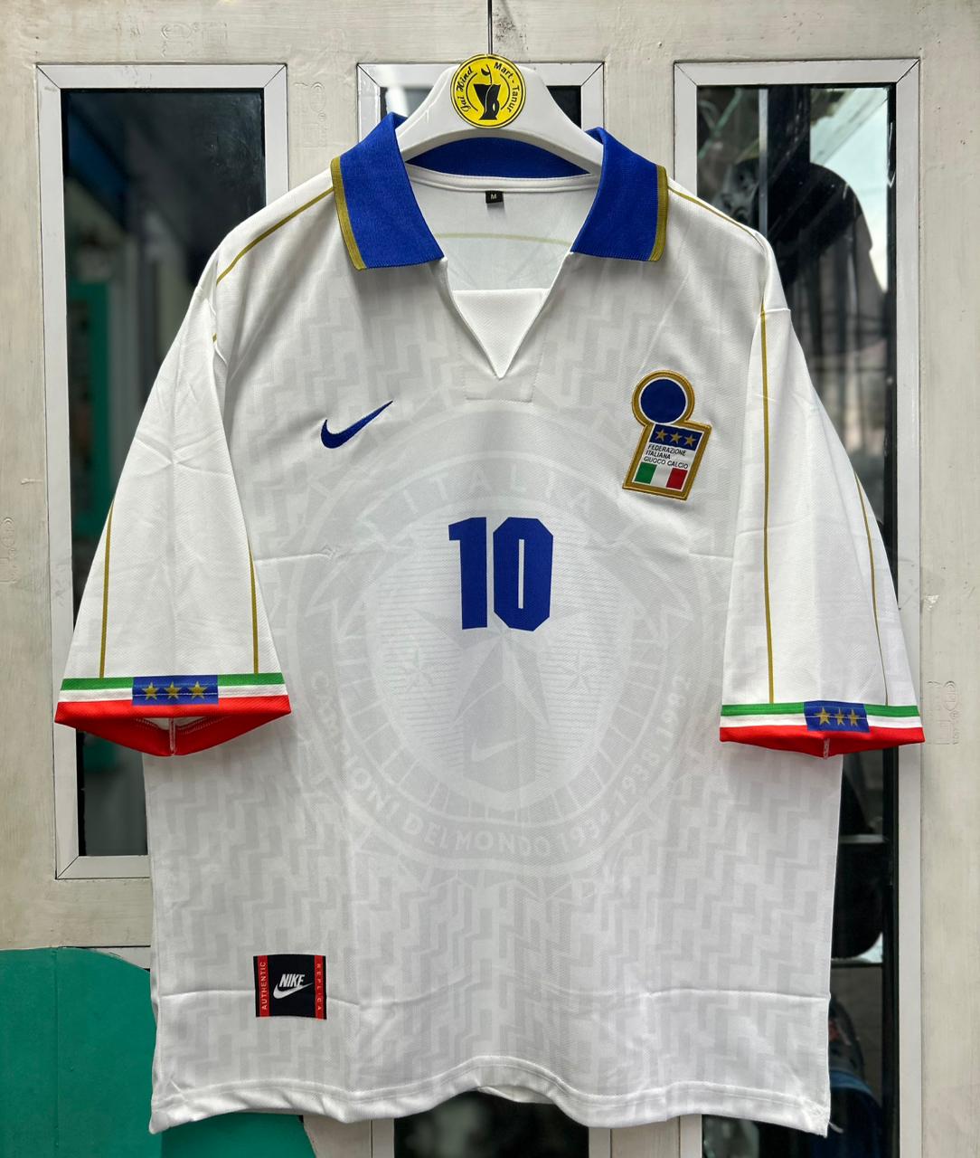 Italy 1995–96 Away Kit – Roberto Baggio Five-Sleeve Embroidered Polo (Retro Edition)